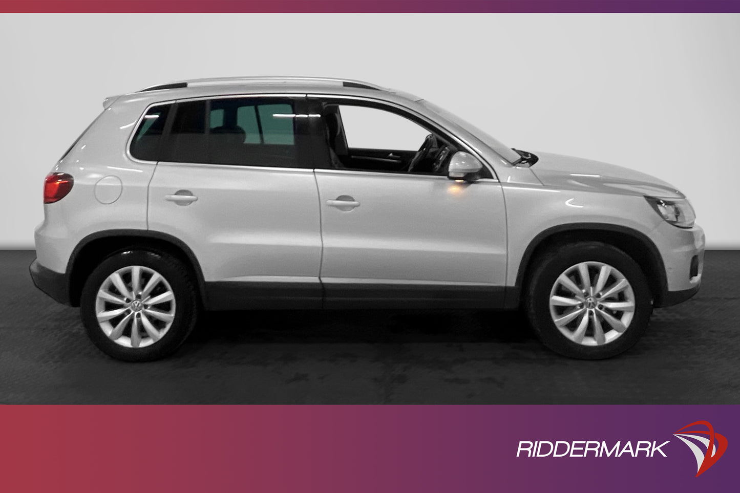 Volkswagen Tiguan 2.0 TDI 4M D-Värm Pano Skinn B-Kamera Navi