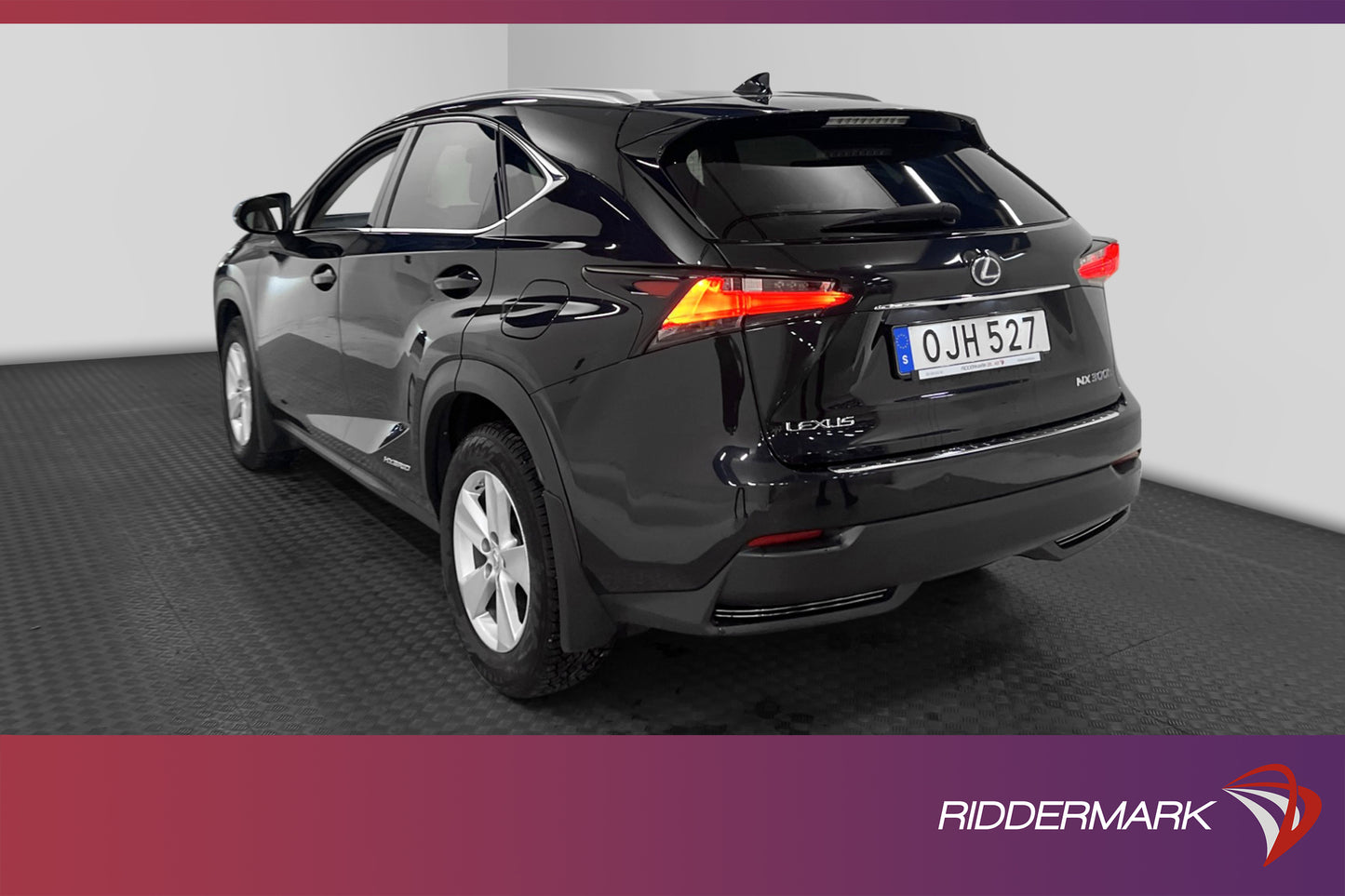 Lexus NX 300h 2.5 E-CVT AWD Skinn B-kamera 1 brukare 197hk