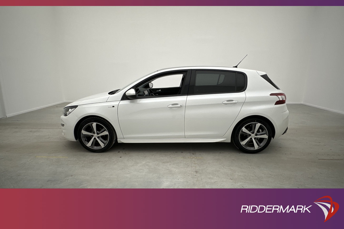 Peugeot 308 1.2 e-THP 110hk Active Pano Kamera Navi Välserv