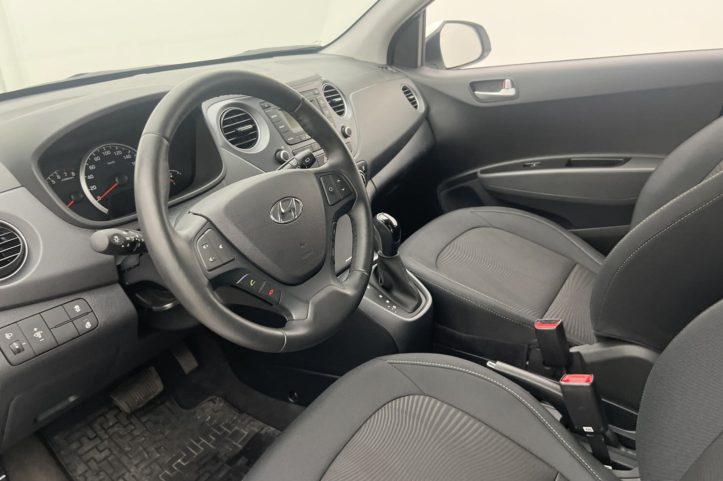 Hyundai i10 1.0 blue 67hk Comfort Sensorer Rattvärme Välserv