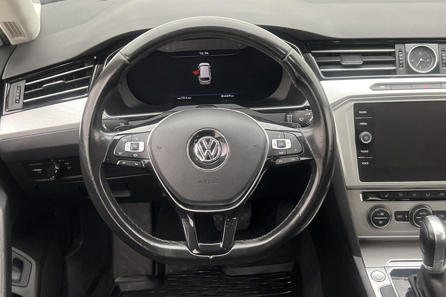 Volkswagen Passat 1.5 TSI 150hk Cockpit Kamera CarPlay Drag