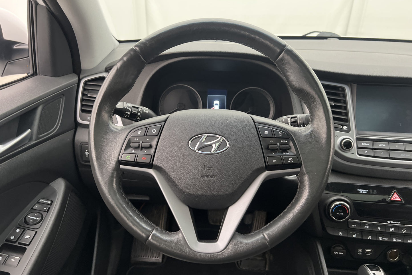 Hyundai Tucson 4WD 177hk Premium Pano Värm Kamera Navi Drag