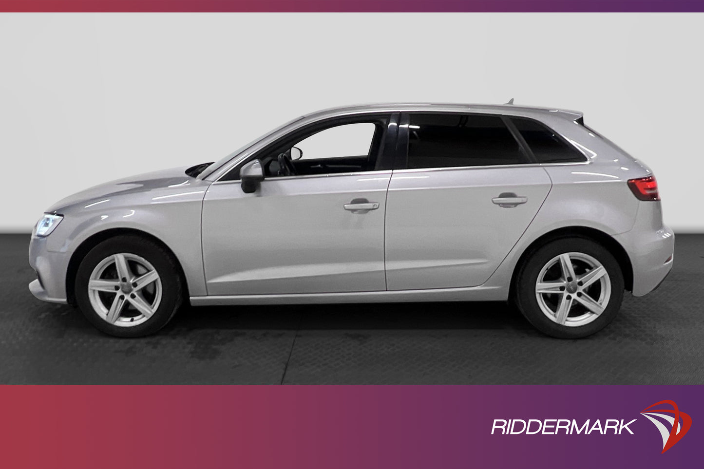 Audi A3 Sportback 1.6 TDI 110hk Comfort *Nyservad* CarPlay