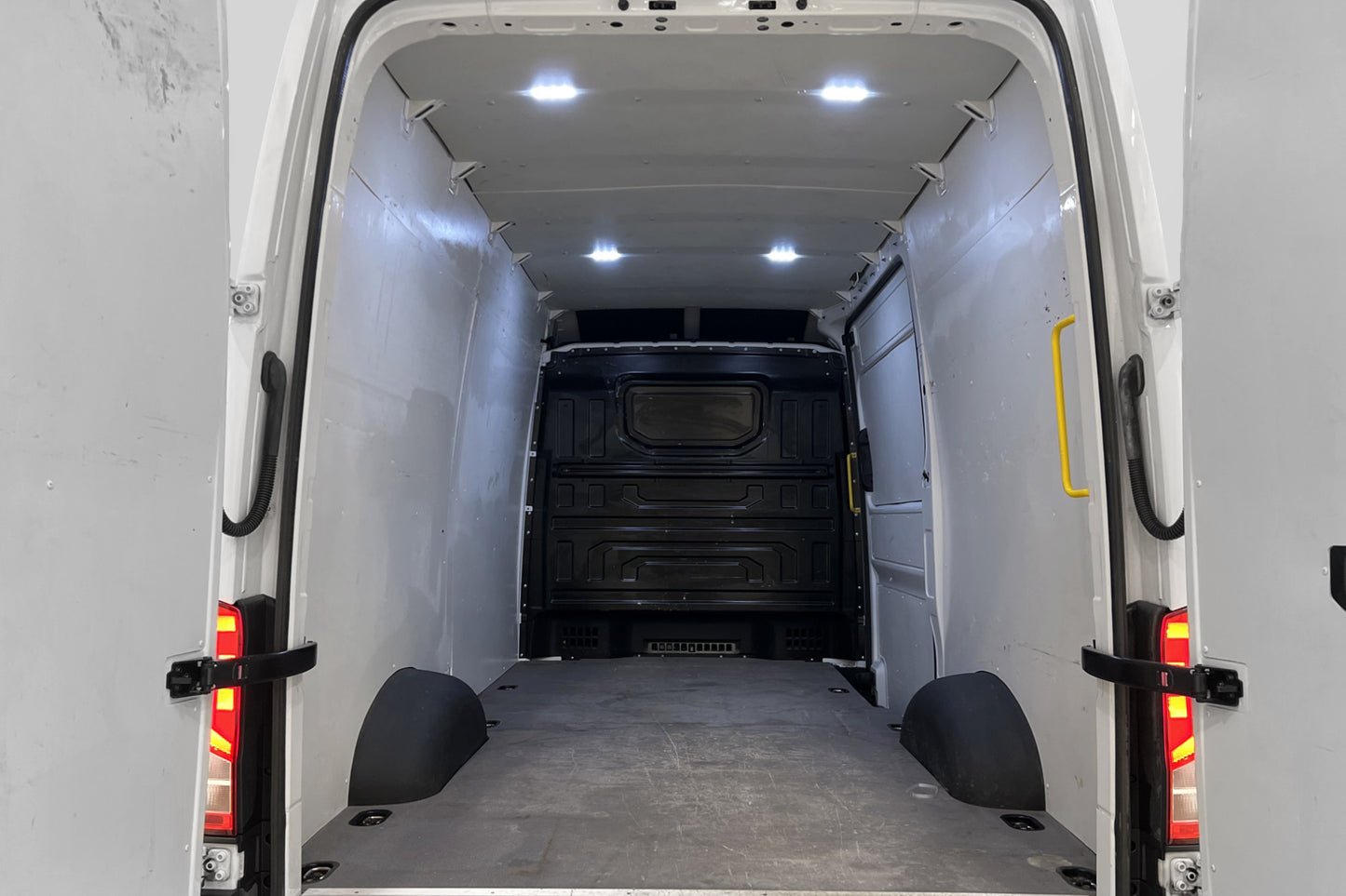 Volkswagen Crafter L2H2 177hk 4Motion Värmare Drag Moms