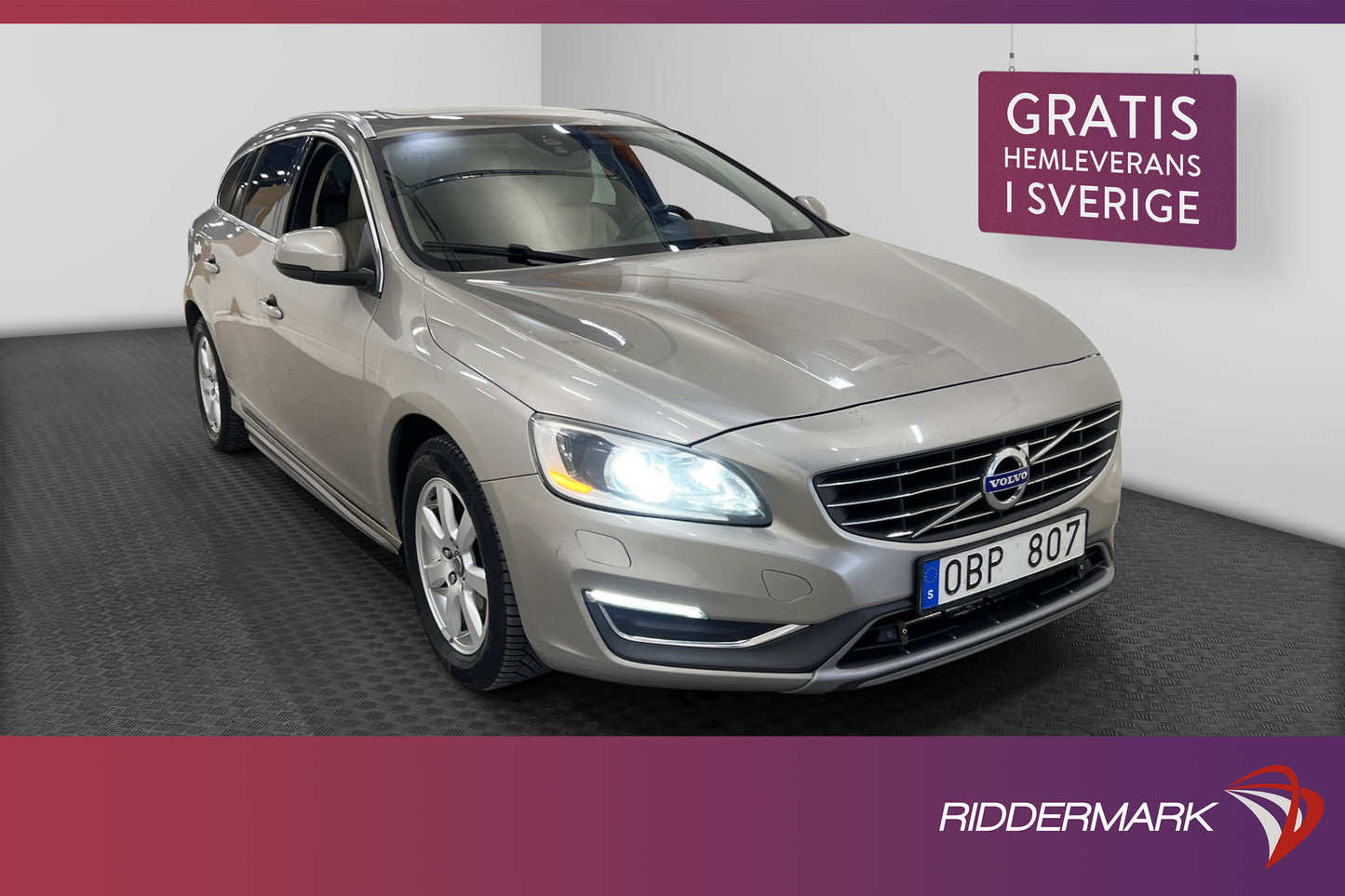 Volvo V60 D5 215hk Summum Taklucka D-värm Navi VOC Drag