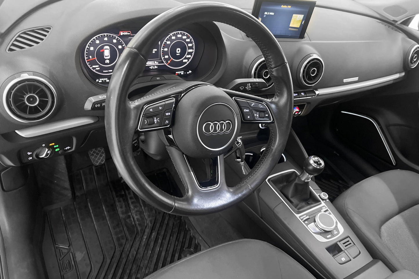 Audi A3 TFSI 150hk Comfort Cockpit Värmare B&O Navigation