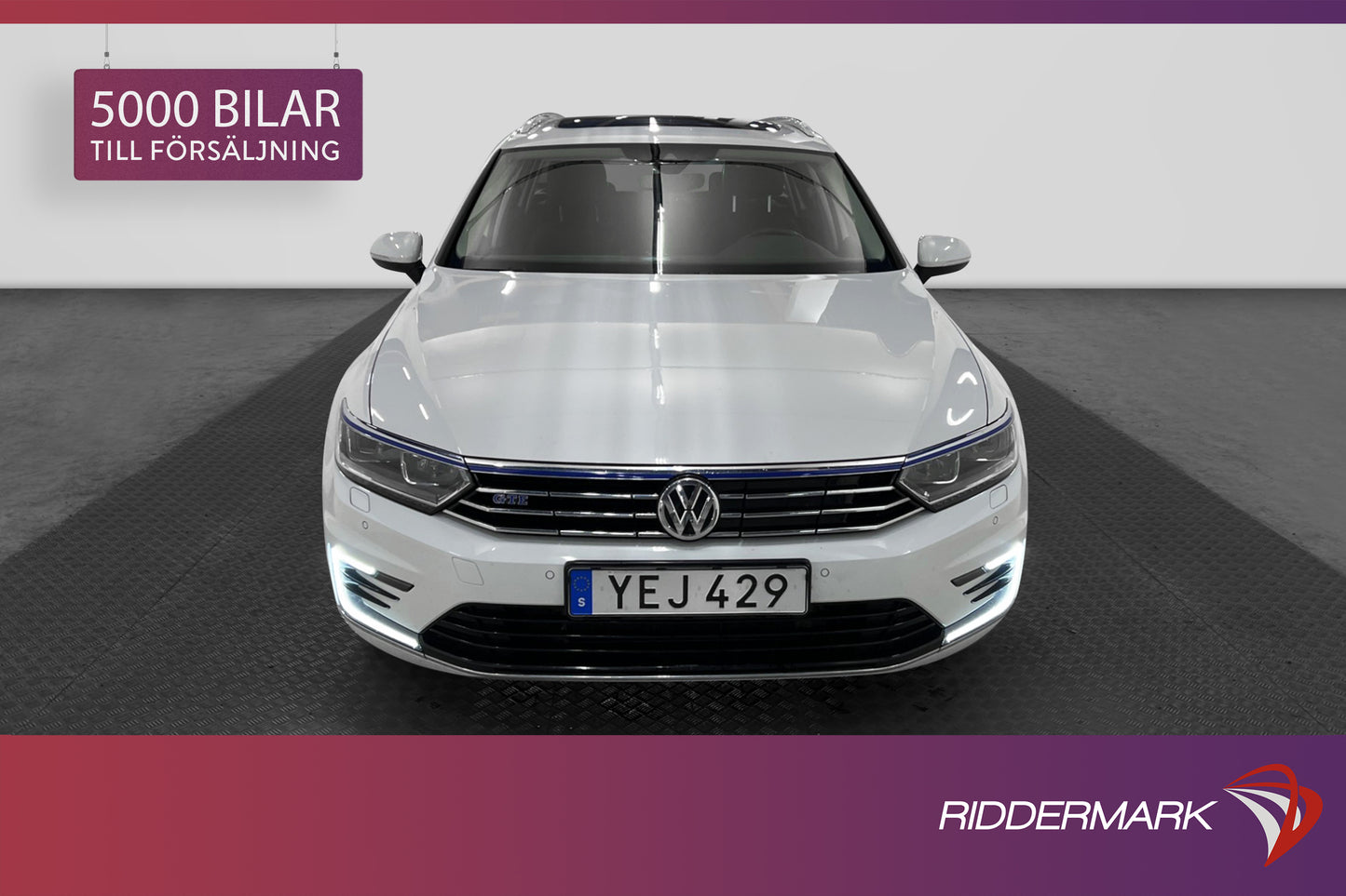 Volkswagen Passat GTE  Panorama B-kamera Drag CarPlay 218hk