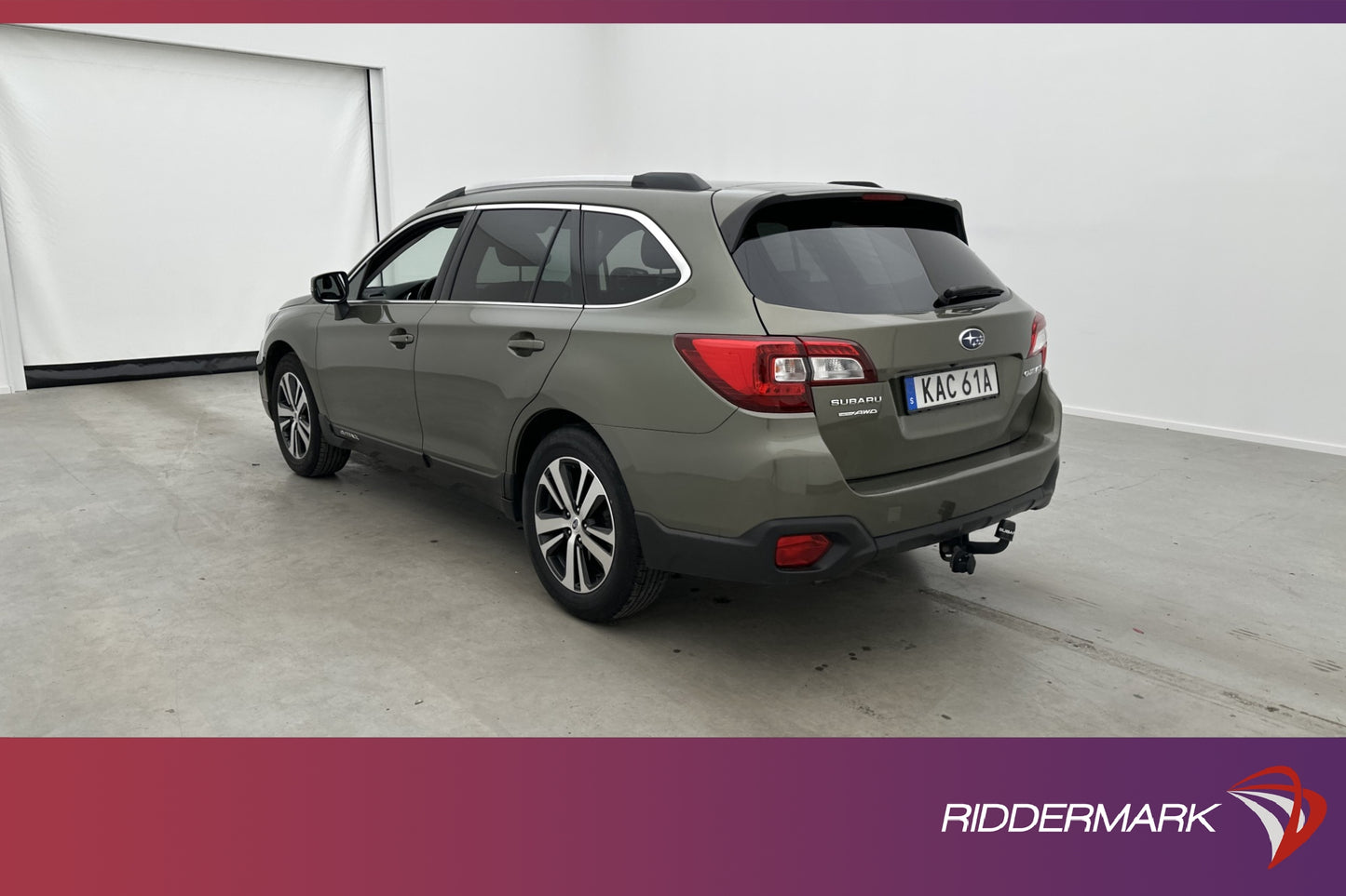 Subaru Outback 2.5 175hk 4WD Summit H/K Kamera Navi M-Värm