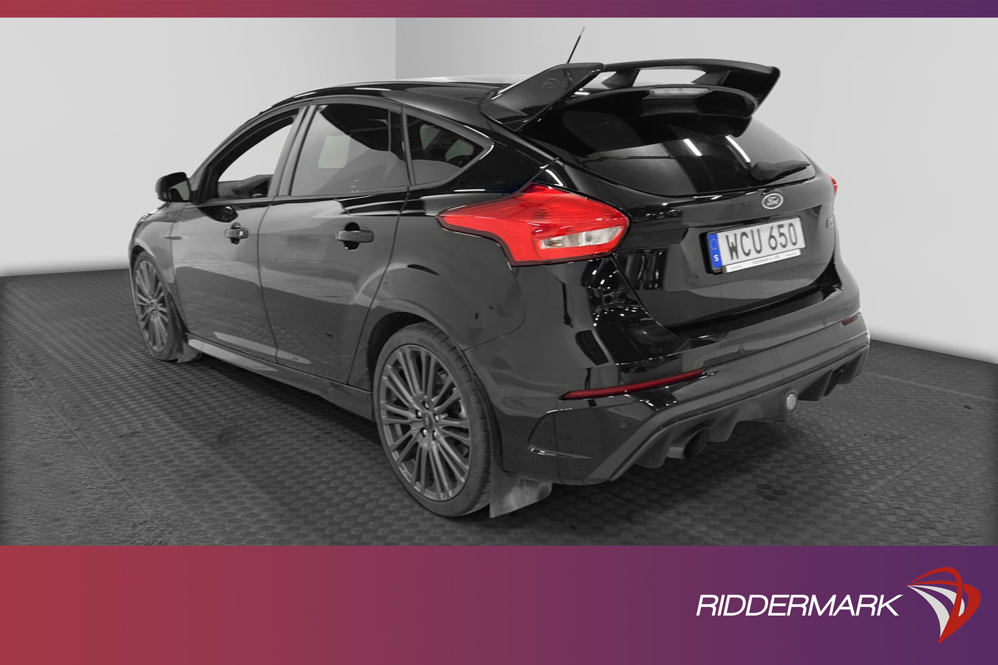 Ford Focus RS 4WD Manuell 350hk Brembo Skalstolar 2-Brukare