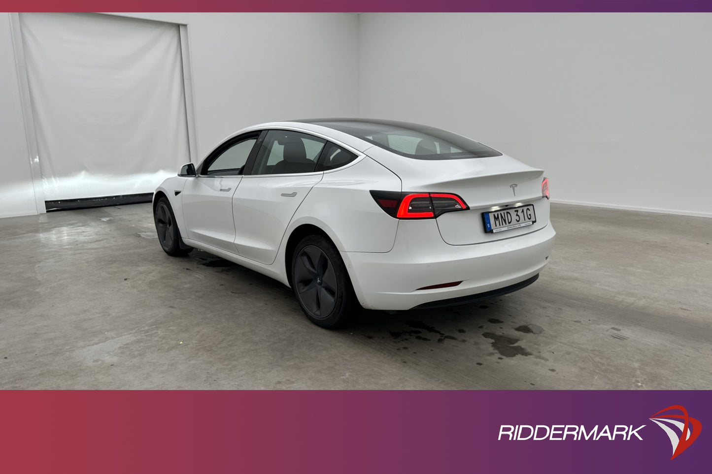 Tesla Model 3 Standard Range Plus 258hk AP Pano Svensksåld