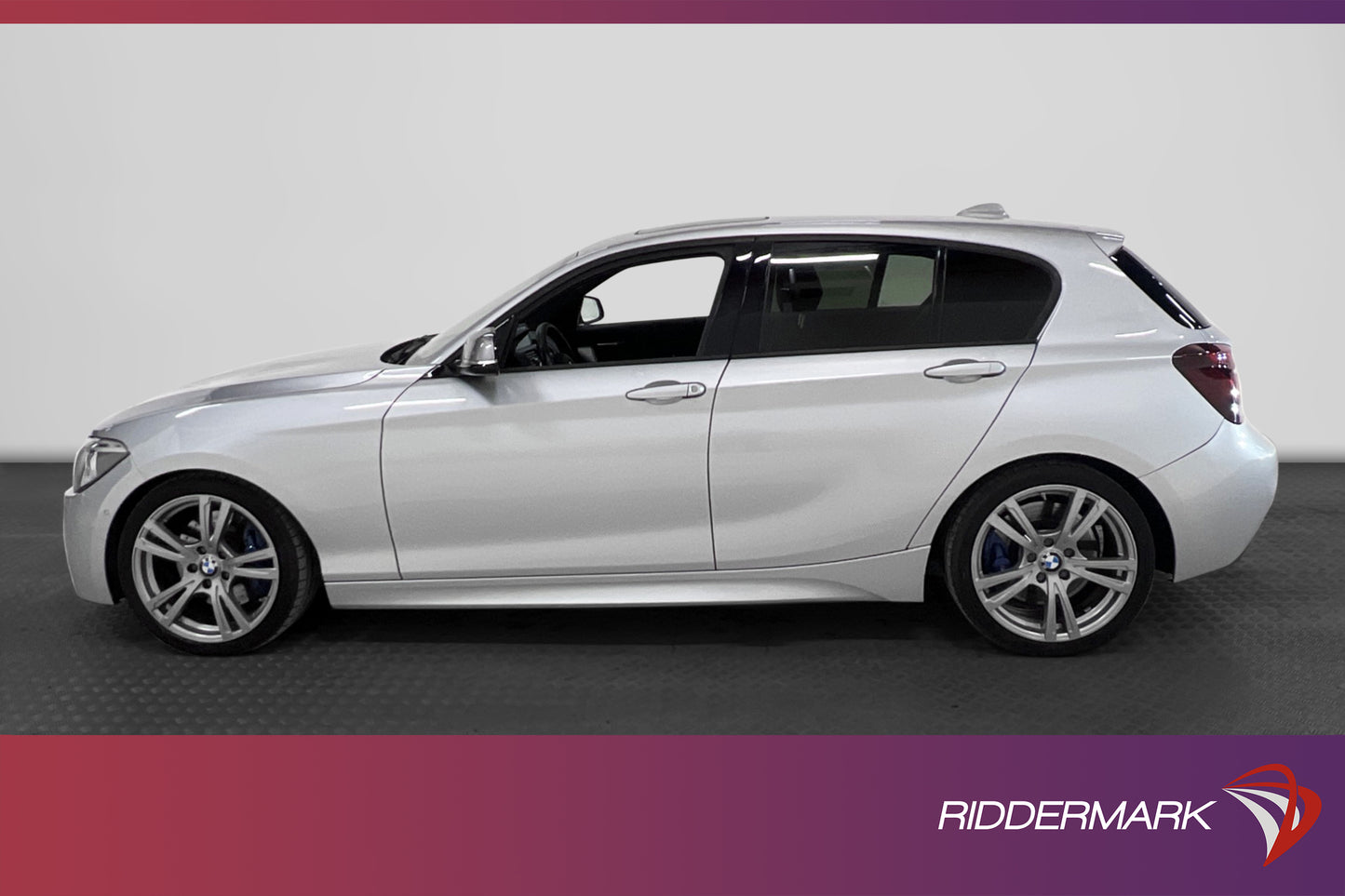 BMW M135i xDrive 320hk Milltek H/K Kamera Taklucka Navi