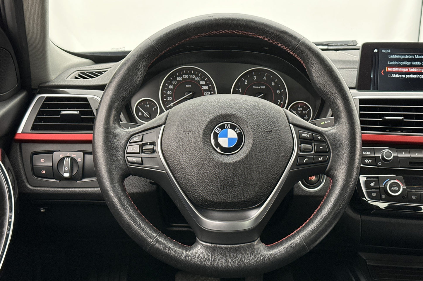 BMW 330 e Sedan 252hk Sport line Navi HiFi Välservad