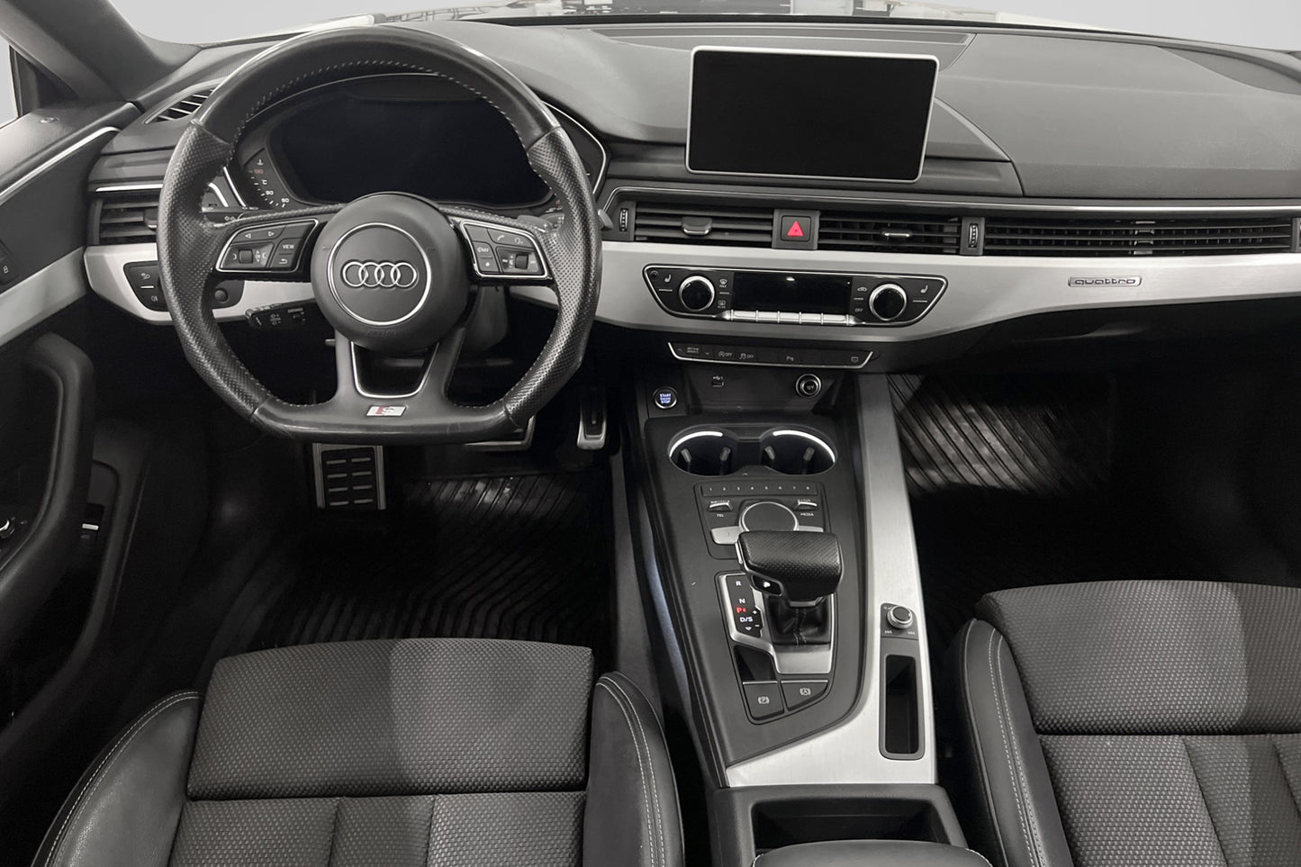 Audi A5 TFSI Quattro 252hk S-Line Värm Cockpit Kamera Navi