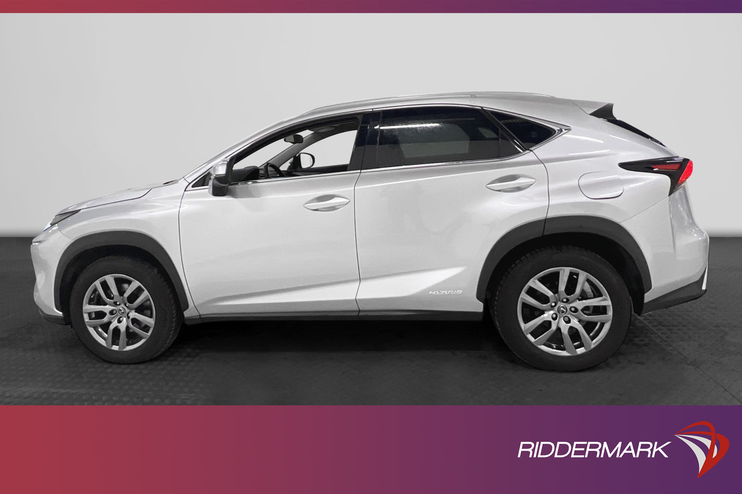 Lexus NX 300h AWD 197hk Business Kamera Skinn Navi Drag MOMS