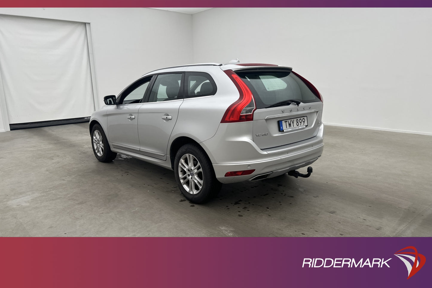 Volvo XC60 D4 AWD Summum VOC Värm Sensorer Navi Keyless Drag