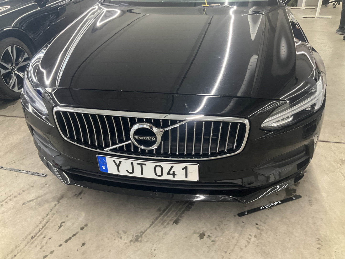 Volvo V90 D4 AWD Advanced Edt Pano VOC Värm Sensorer Drag