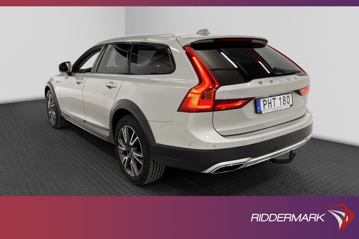 Volvo V90 Cross Country D5 AWD Inscription Pro B&W Pano 360°