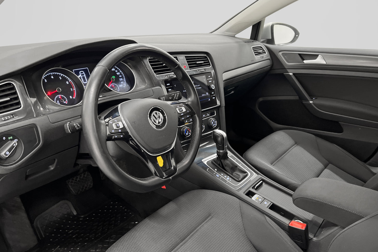 Volkswagen Golf 1.0 TSI 115hk Carplay Adaptiv Kamera Drag