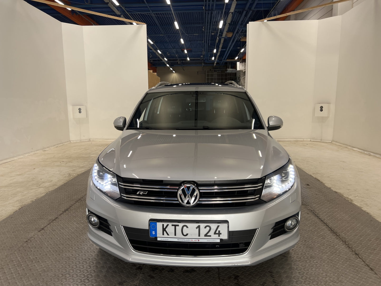 Volkswagen Tiguan 2.0 TDI 4M R-line Pano Värmare Skinn Drag