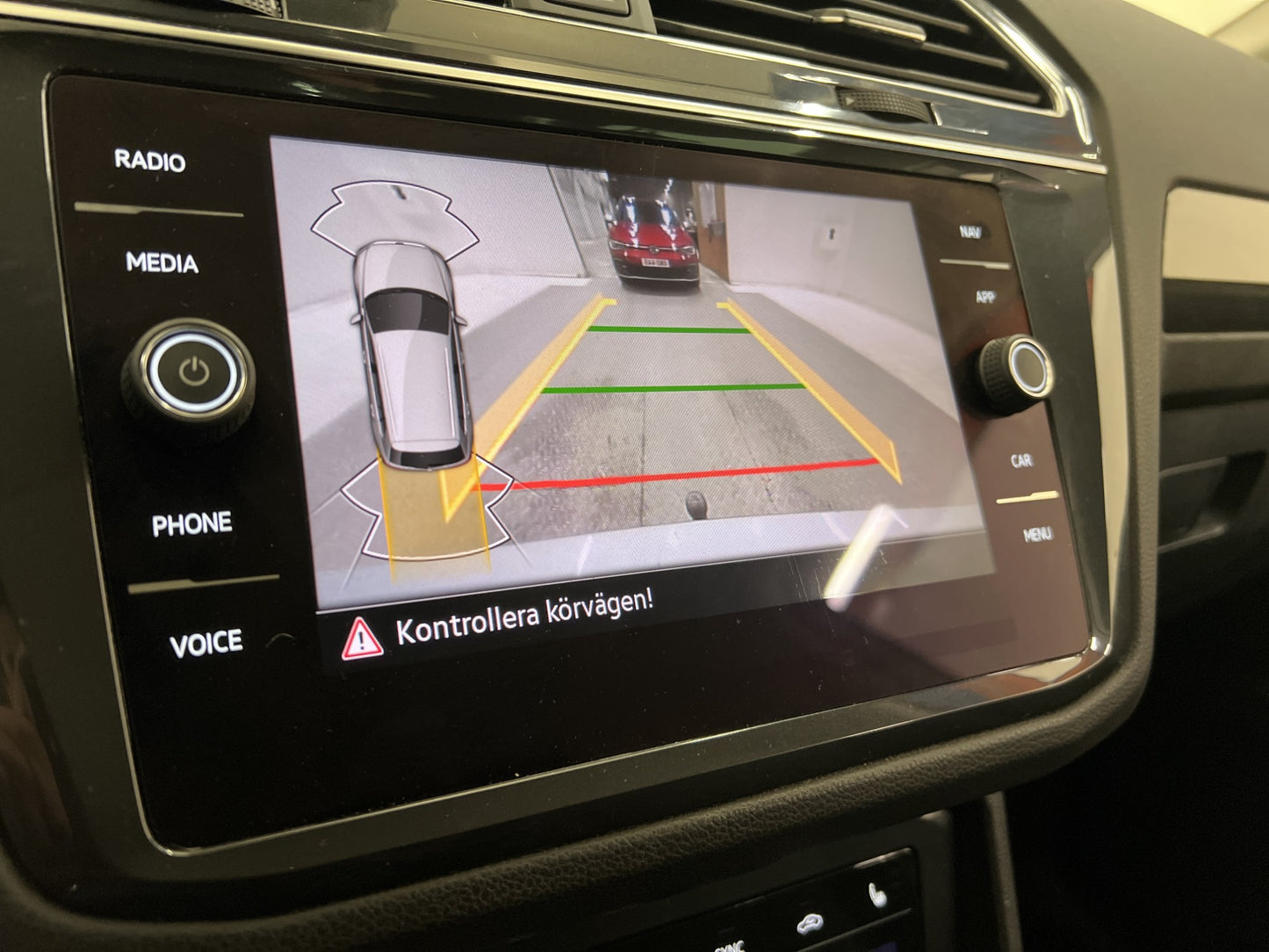 Volkswagen Tiguan eHybrid 245hk Premium Cockpit Värm MOMS