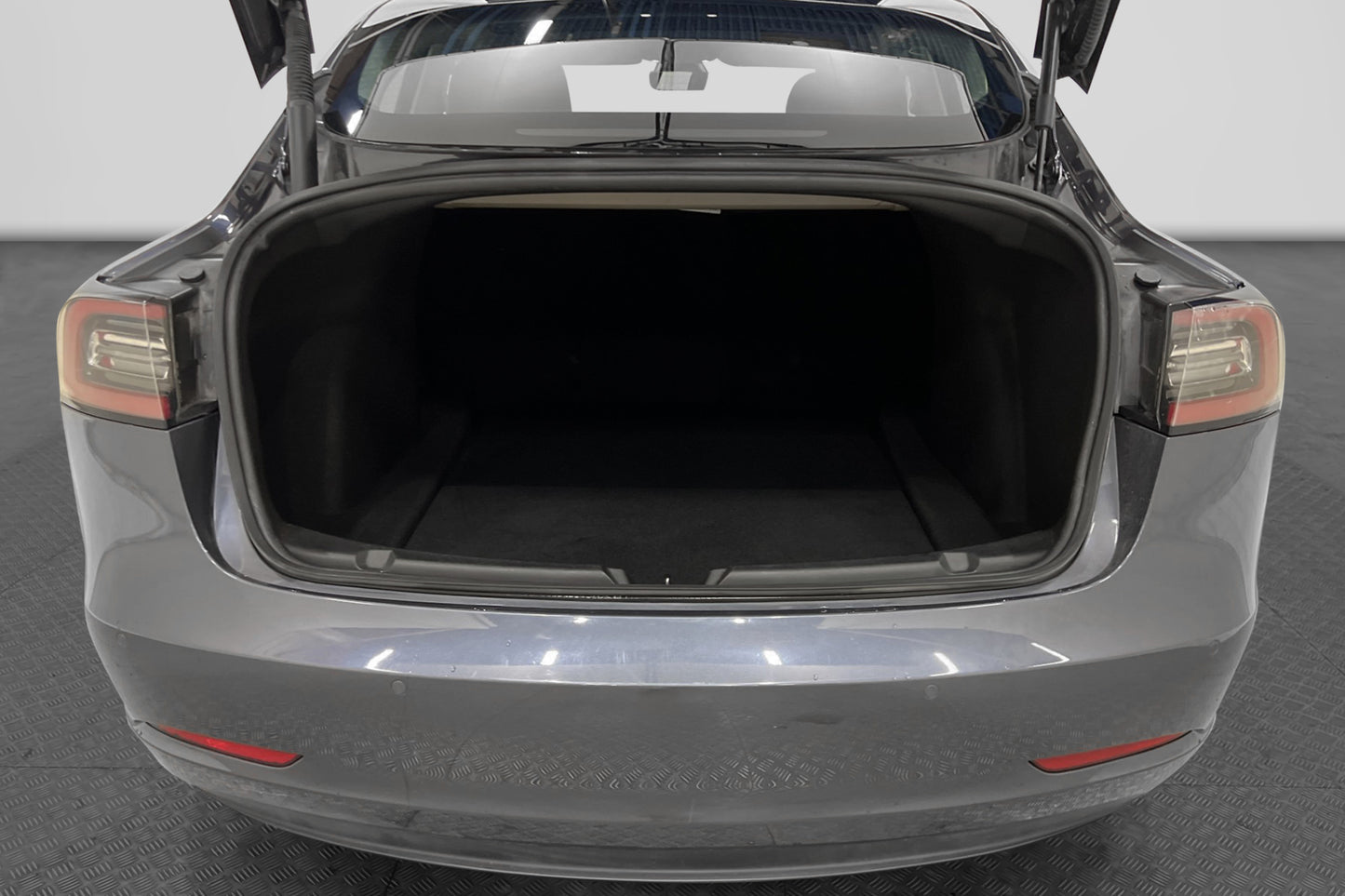 Tesla Model 3 Long Range AWD 440hk Pano Kamera Skinn Sv.Såld