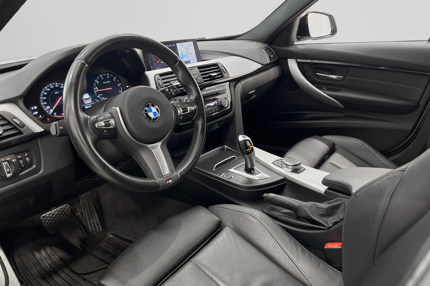 BMW 320i xDrive 184hk M-Sport Skinn Cockpit Välserv GPS MOMS