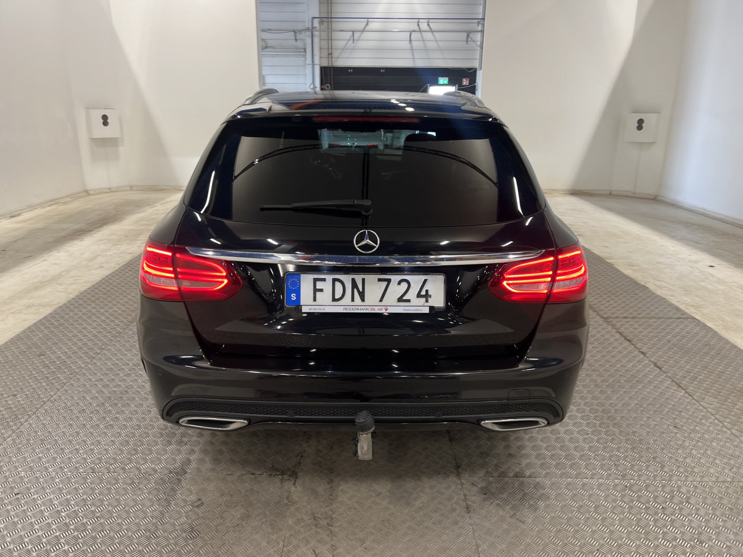 Mercedes-Benz C 220 T 4M 170hk Drag Skinn Pano LED Burmester