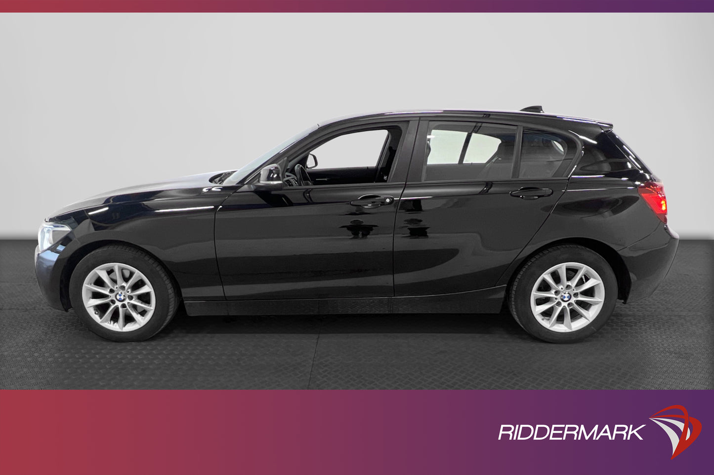 BMW 120d xDrive 184hk Sport line P-sensorer Drag Nybesiktad