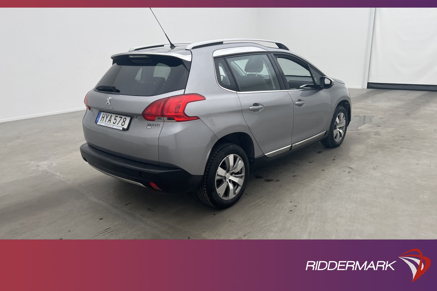 Peugeot 2008 1.2 VTi 82hk Allure Pano Sensorer Välservad