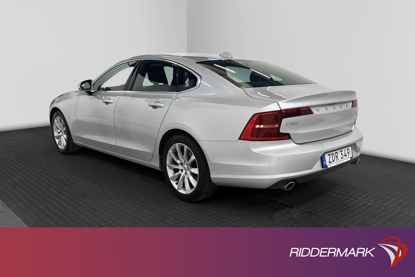 Volvo S90 D4 190hk Advanced VOC Värmare Carplay PDC Välserv