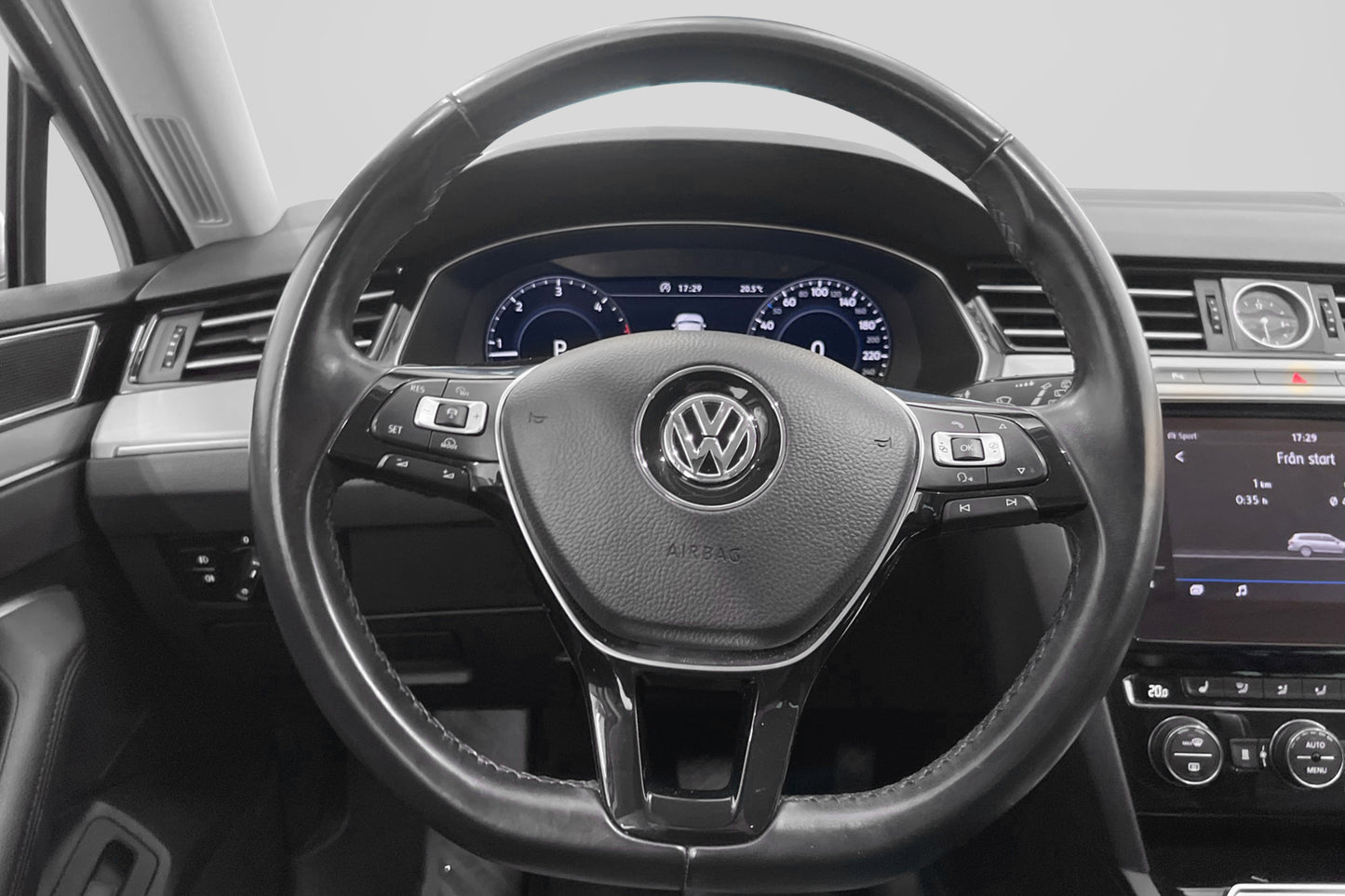 Volkswagen Passat 2.0 TDI 190hk R-Line Cockpit Värmare Drag