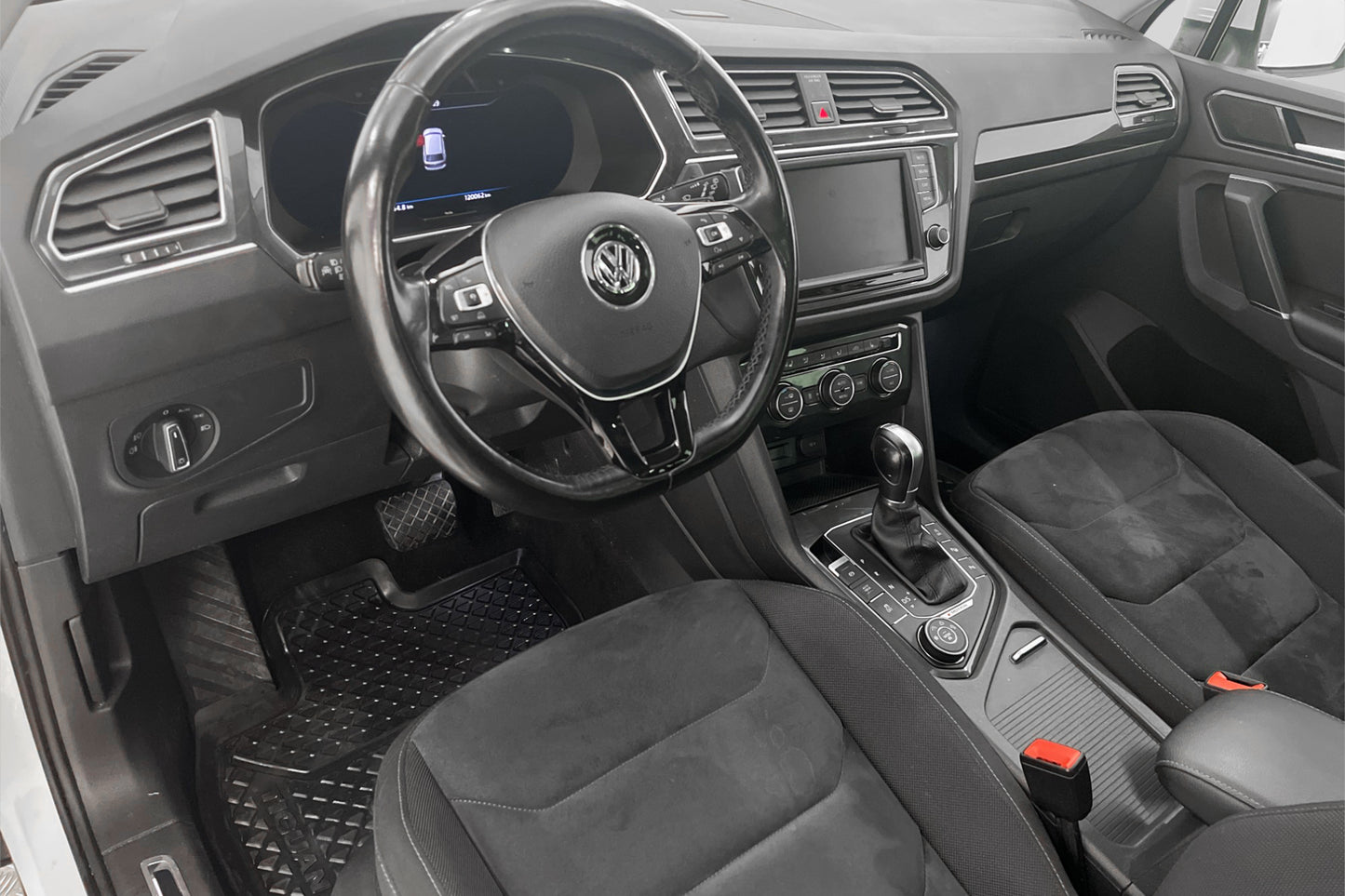 Volkswagen Tiguan 2.0 4M 190hk Executive Pano Värm Cockpit