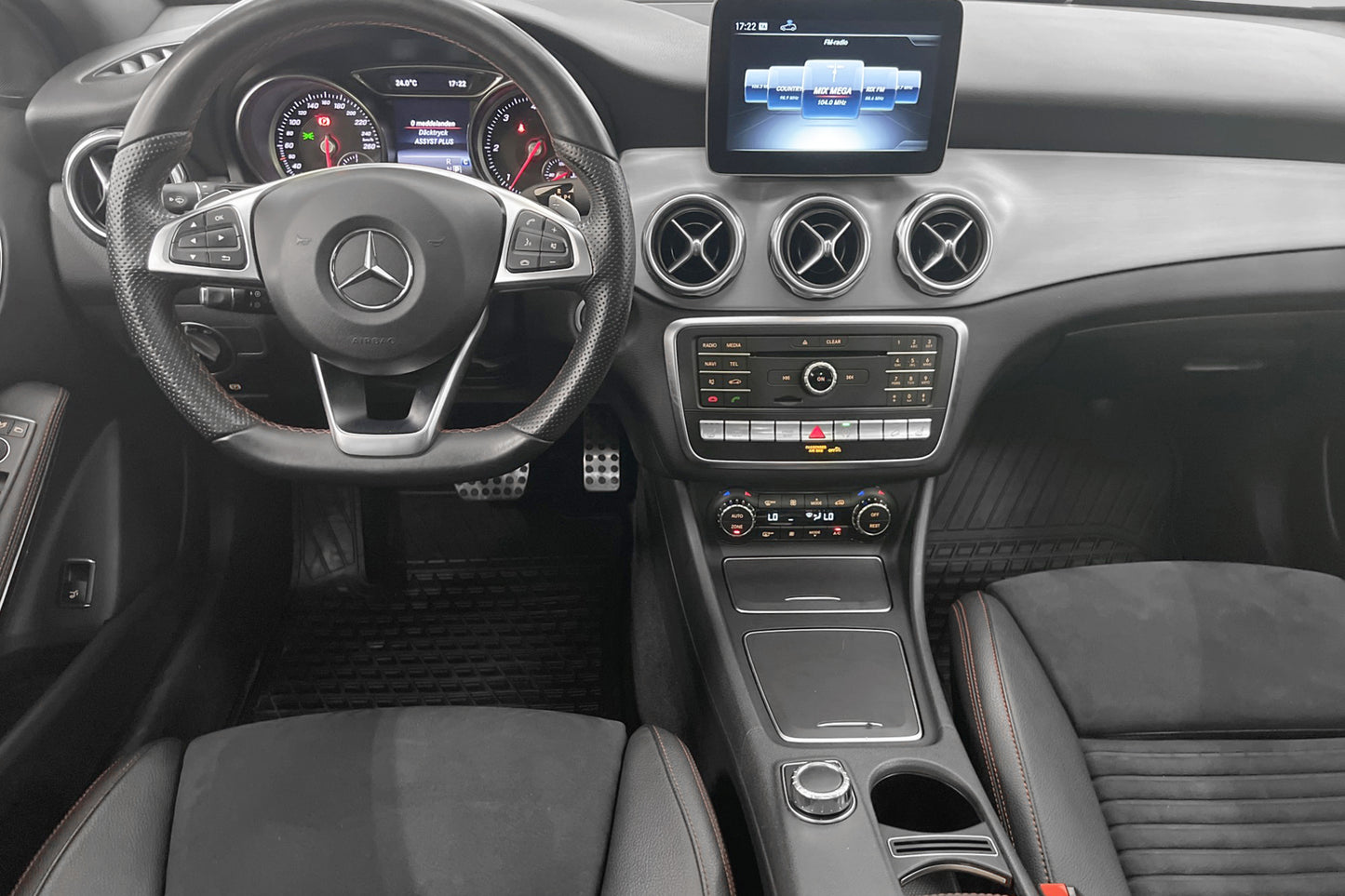 Mercedes-Benz GLA 220 d 4M 177hk AMG Sport Panorama B-Kamera