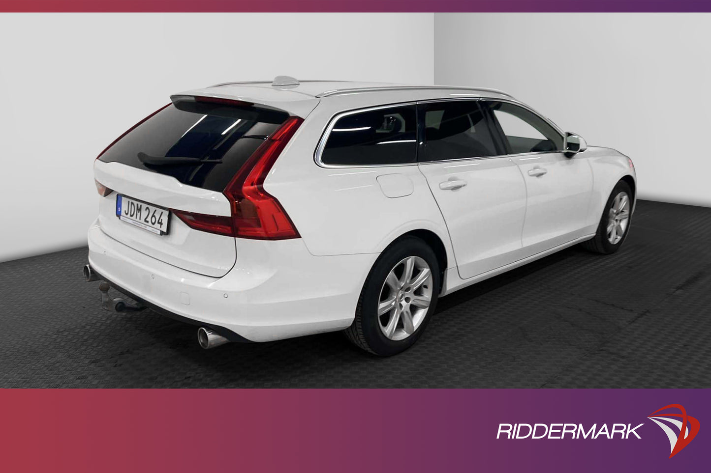 Volvo V90 D4 190hk Momentum Advanced Navi D-värm VOC Drag