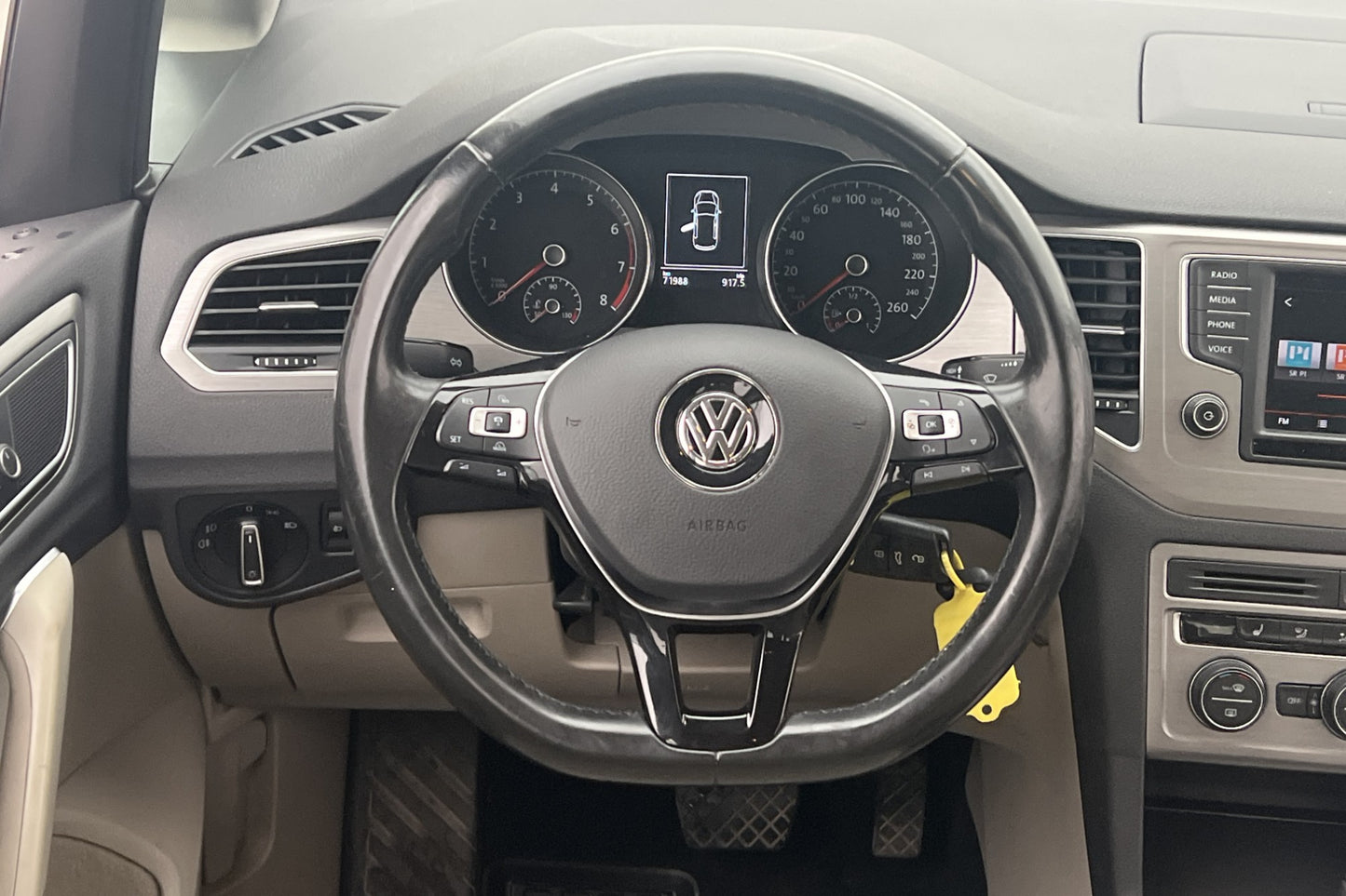 Volkswagen Golf Sportsvan TSI 110hk Kamera CarPlay Välservad