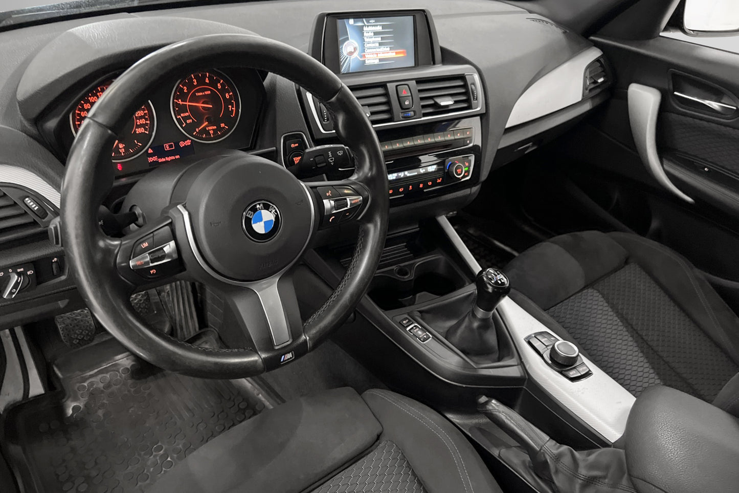 BMW 118i 136hk M Sport Alcantara P-sensorer Nyservad