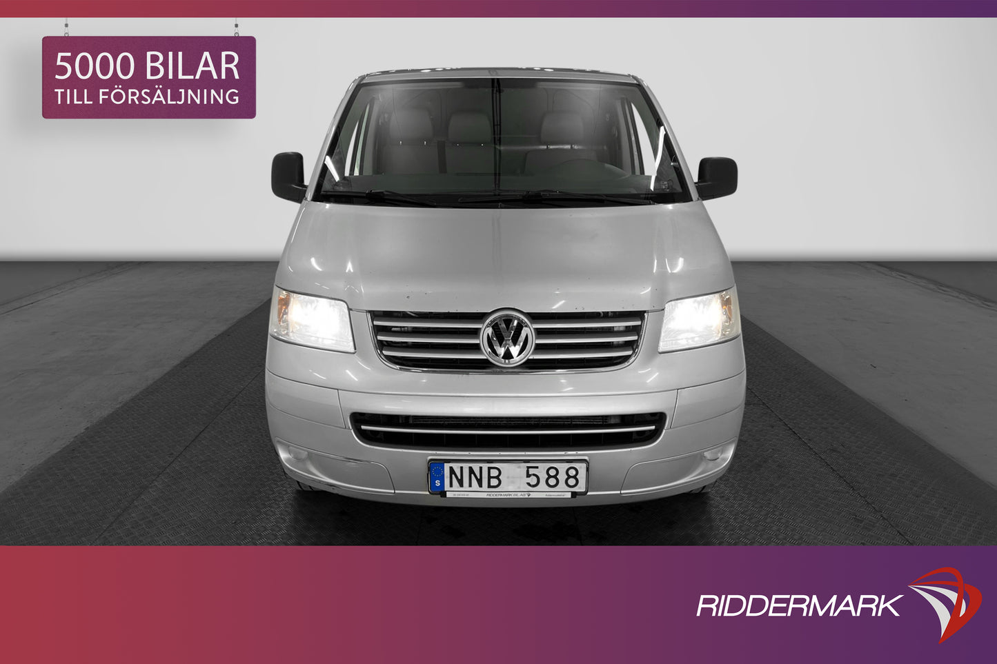 Volkswagen Transporter 2.5TDI 140hk Skinn D-Värmare Nyservad