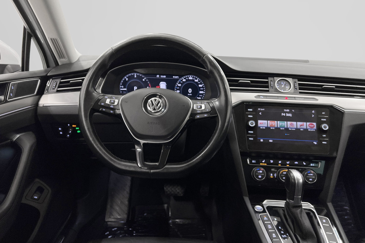 Volkswagen Passat TDI 190hk R-Line Cockpit Värm Skinn Drag