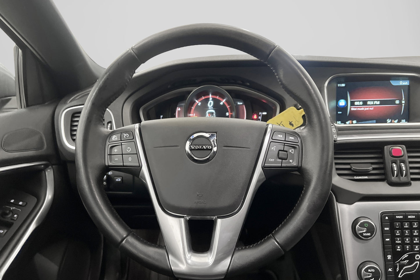 Volvo V40 D4 190hk Summum VOC Pano Sensorer Skinn Drag