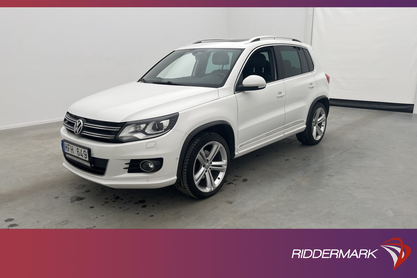 Volkswagen Tiguan 1.4 TSI 4M 160hk R-line Pano Värmare Skinn