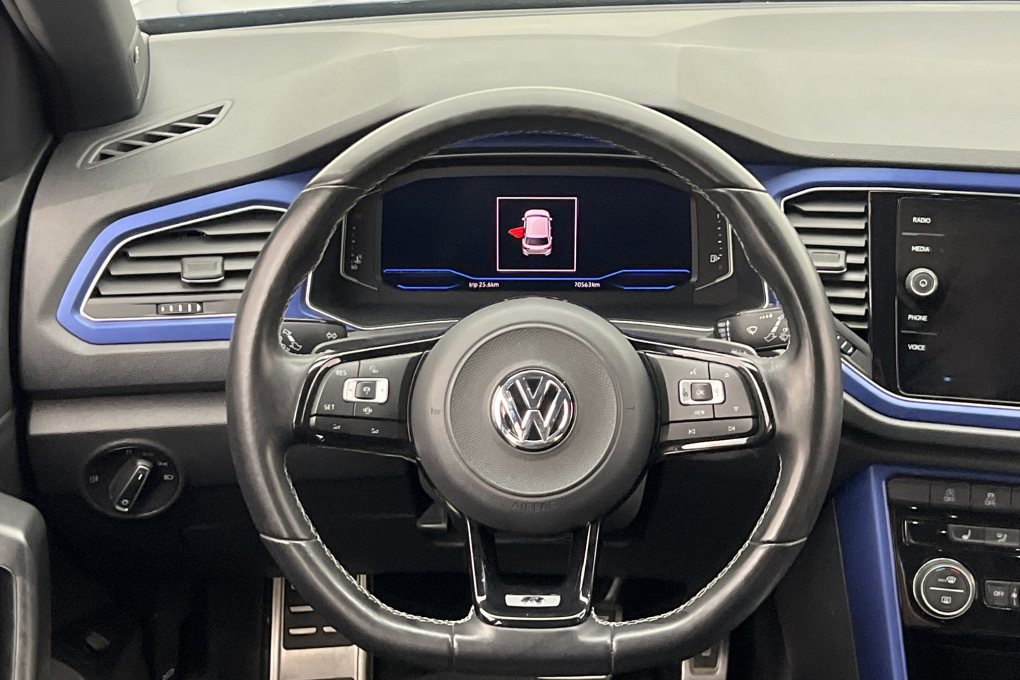 Volkswagen T-Roc R 4M 300hk Cockpit Akra Beats Skinn Drag