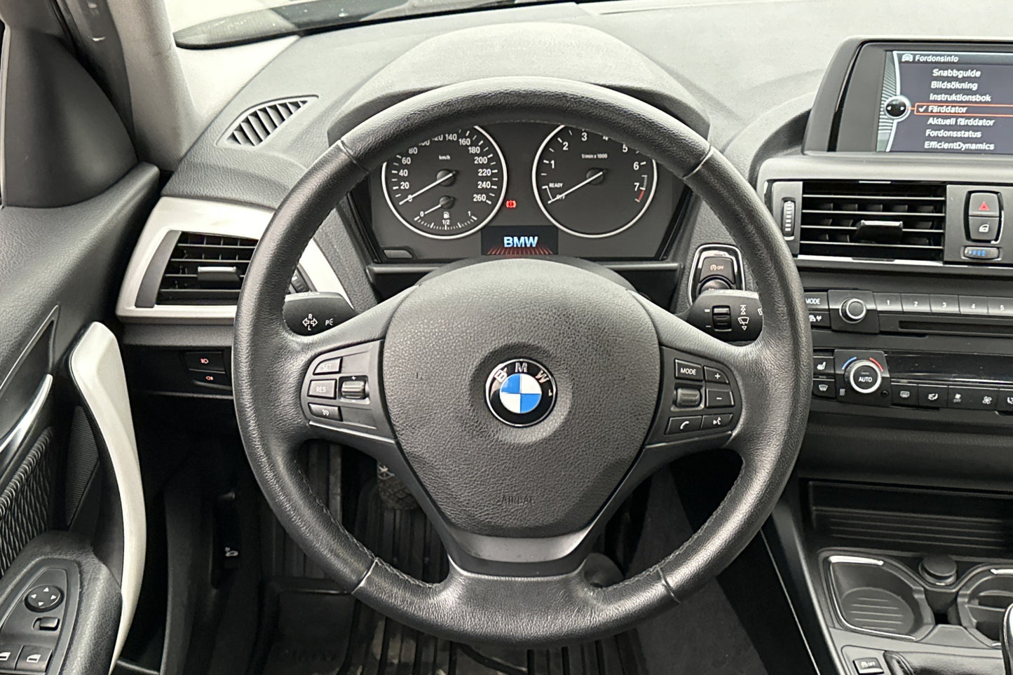 BMW 116i  P-Sensorer 668 kr Skatt 0,45L/mil 136hk