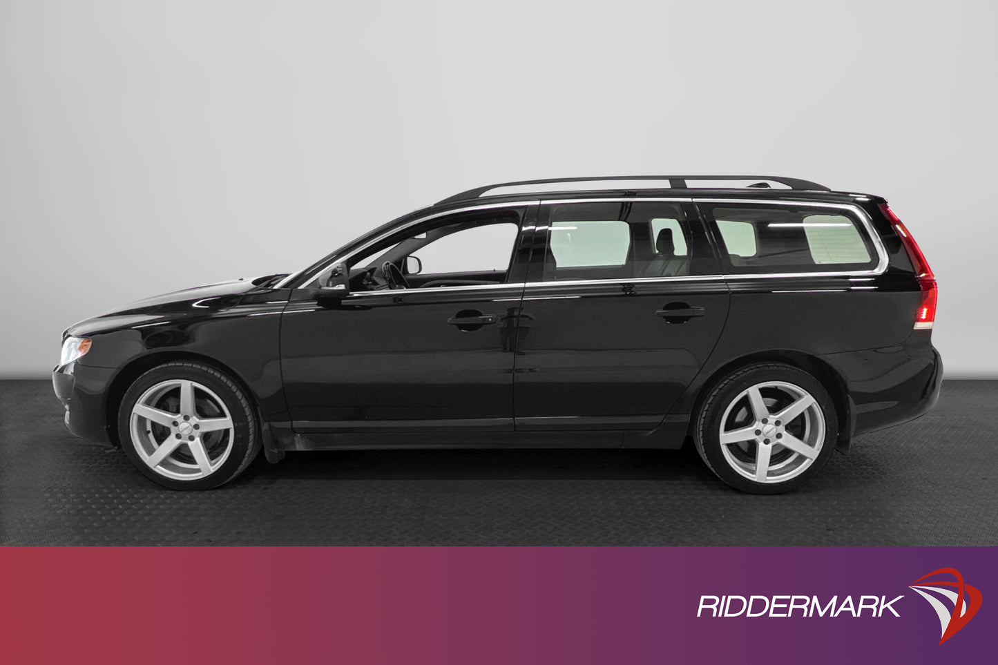 Volvo V70 D4 AWD Momentum VOC Navi Taklucka PDC Välservad