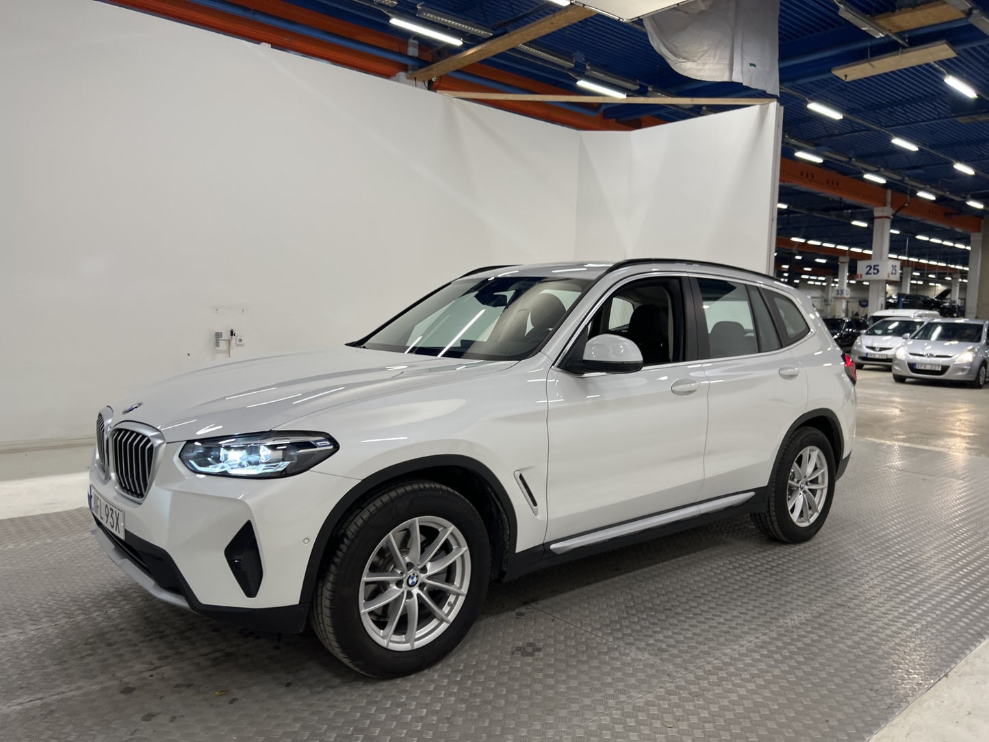 BMW X3 xDrive20i 184hk Pano 360° Skinn Driving-Assist Drag