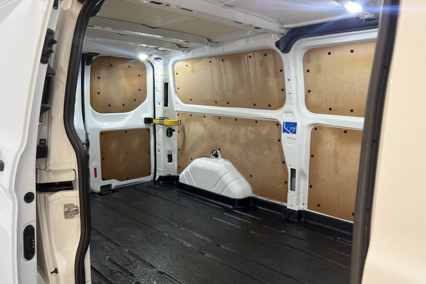 Ford Transit Custom L2 2.0 130hk Värmare Sync-3 Drag Moms