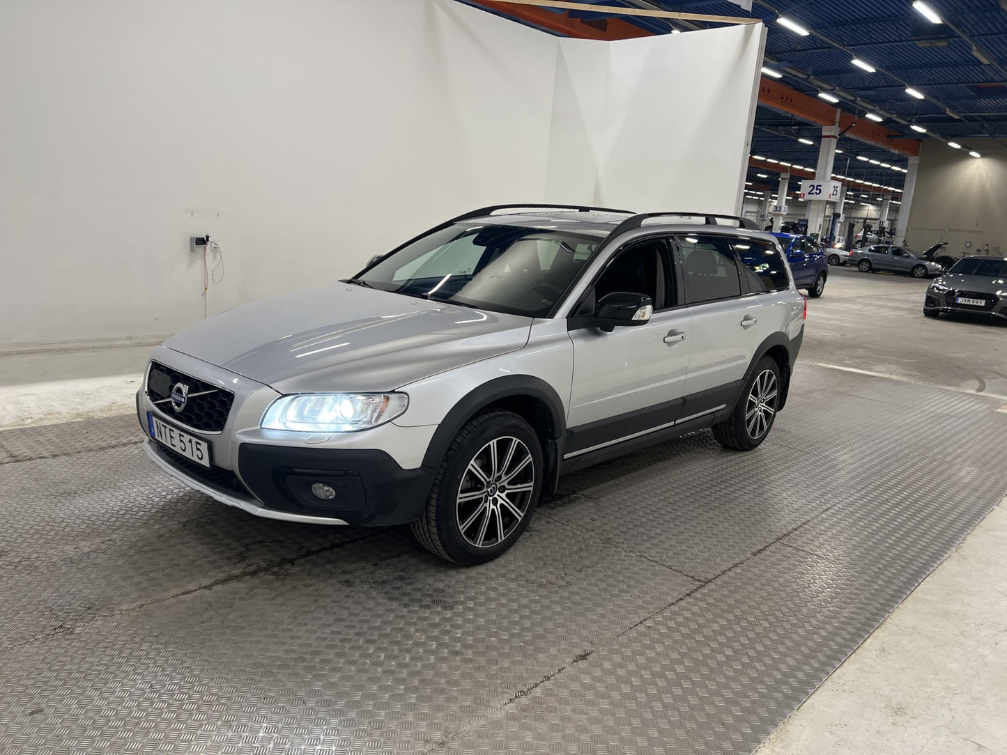 Volvo XC70 D5 AWD 220hk Dynamic VOC Pano Skinn PDC BLIS Drag