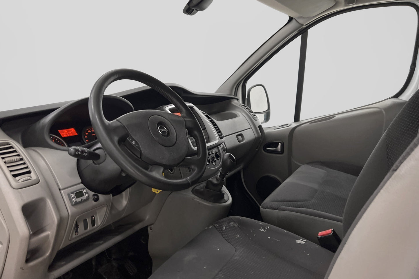 Opel Vivaro Lång 2.0CDTI 114hk Värmare Dragkrok 3-Sits PDC