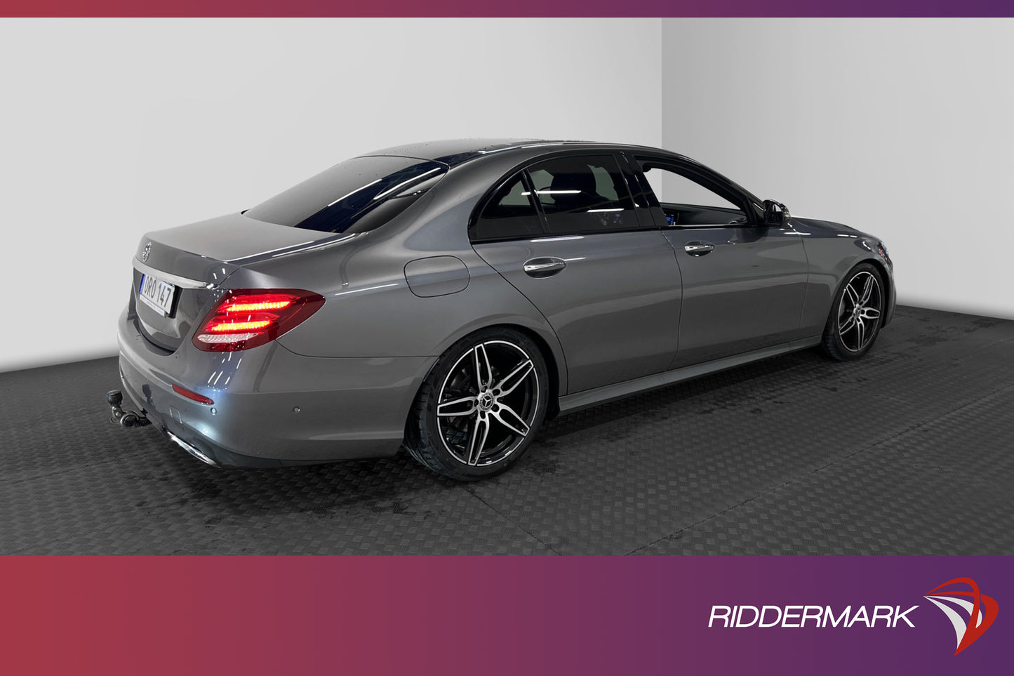 Mercedes-Benz E 220d AMG Pano Burmester Drag 360kamera 194hk