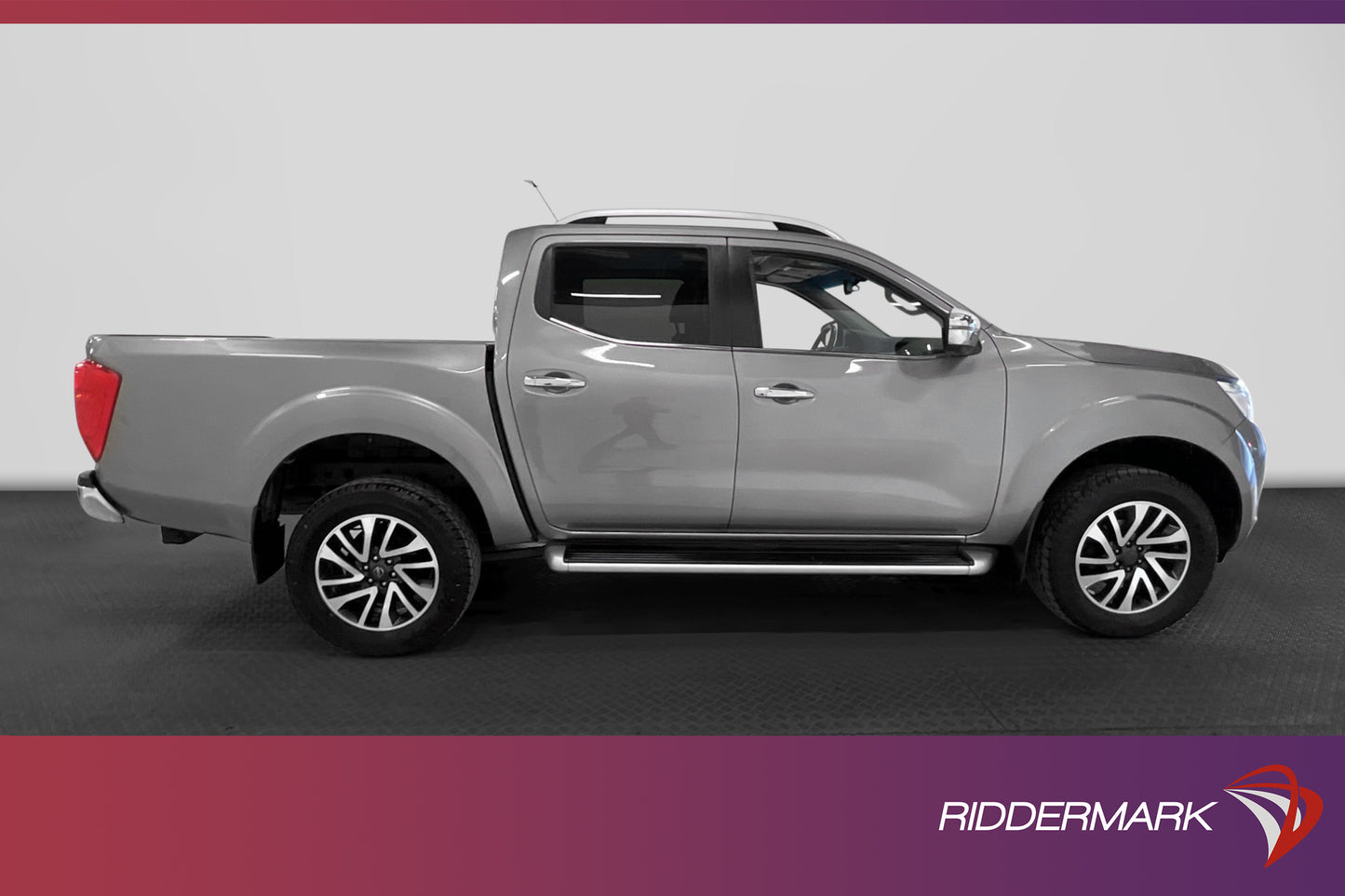 Nissan Navara Tekna 2.3dCi 4WD Dragkrok Skinn MOMS 1-ÄGARE