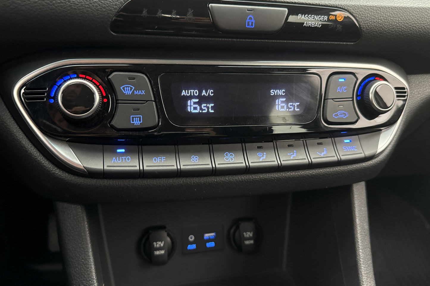 Hyundai i30 Kombi T-GDI 120hk Trend Kamera CarPlay Rattvärme